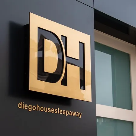 Diegohousesleepaway Vittoria